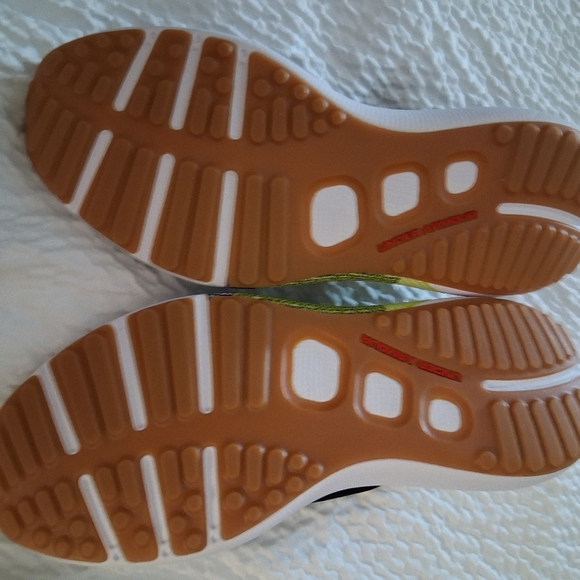 Under Armour HOVR Phantom 3 SE NWOB University Of Maryland' Running Shoes - Picture 8 of 8